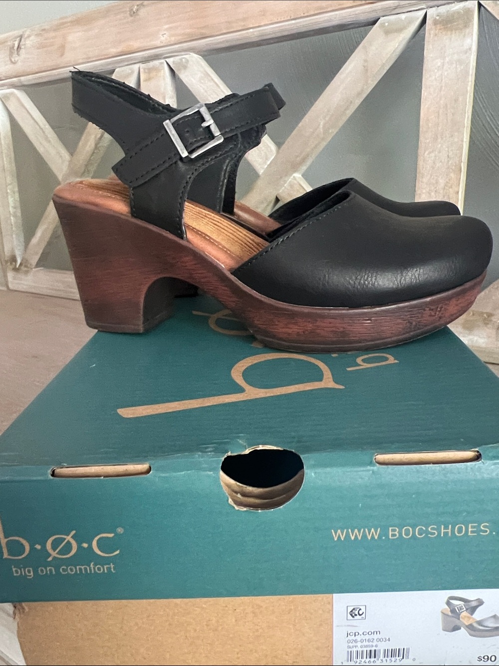 boc Black Natasha Clog Sandal with Buckle Strap size 8